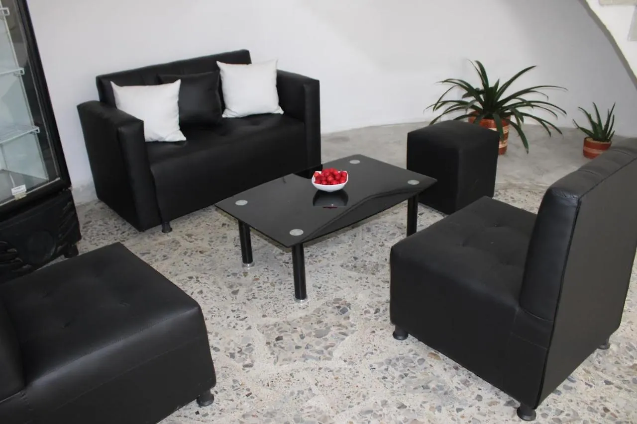 Absolute Medellin Hotel & Hostel 0*,