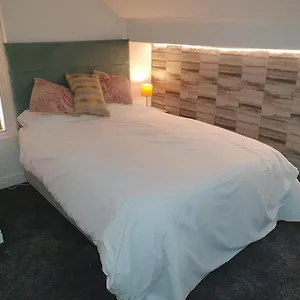 Lyndene House Guest house Huddersfield